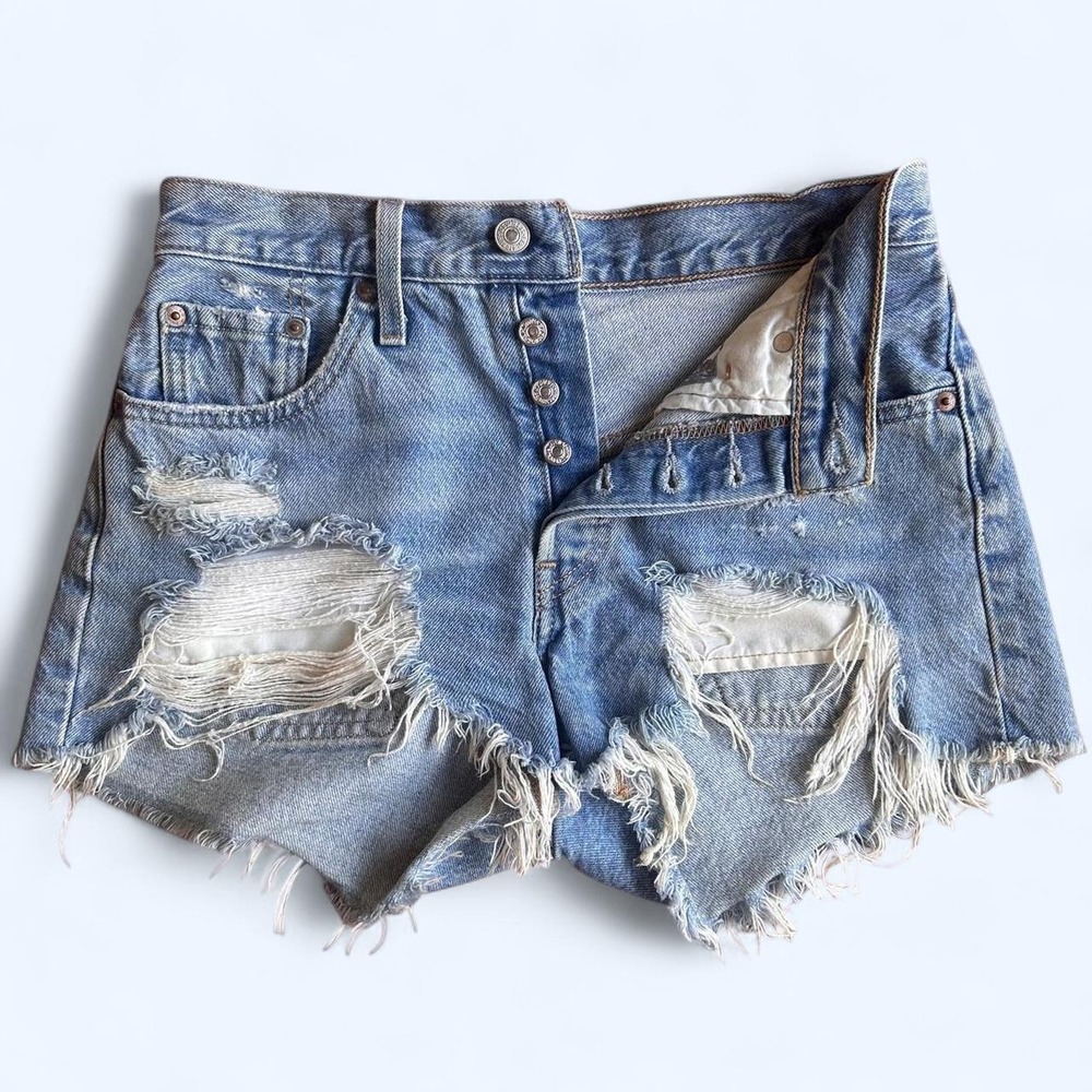 Levi's 501 high waisted shorts - button up w frayed/ distressed hems size: 25
